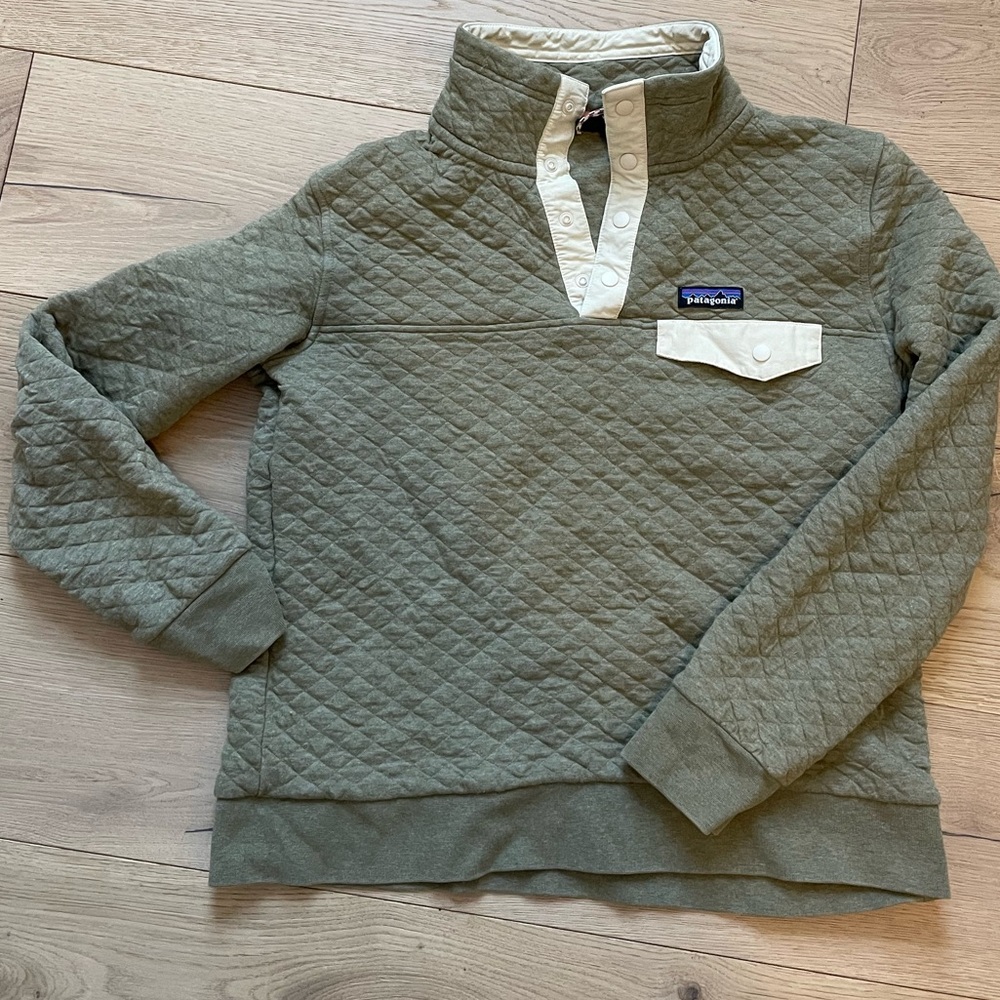 Patagonia olive green snap quilted pull over